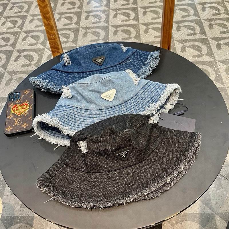 Prada hat 020801